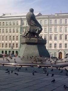 Ф.М.Достоевский и голуби